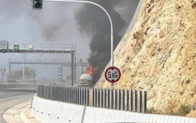 Φλέγεται βυτιοφόρο 7 τόνων υγραερίου στην Αθηνών-Κορίνθου – Ποιοι δρόμοι είναι κλειστοί