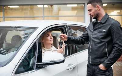 Leasing αυτοκινήτου σε επαρχιακή πόλη: Ποια εταιρεία το φέρνει στην πόρτα σου;