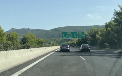 Επιτρέπεται να πάω με 100 km/h στην αριστερή λωρίδα – Τι λέει ο νόμος