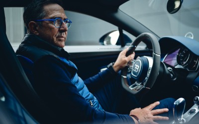 Ο μοναδικός Pilote Officiel της Bugatti: Ποιος είναι, πώς τα κατάφερε, τι κάνει καθημερινά
