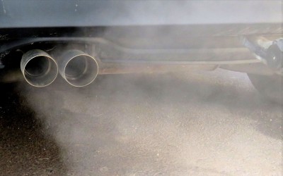 Γιατί η εξάτμιση βγάζει καπνό; Τι πρέπει να ξέρεις για το χρώμα 