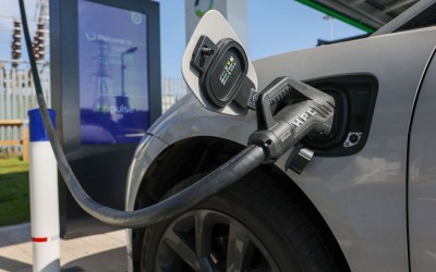 Η BP αγοράζει φορτιστές από την Tesla – Θα κοστίσουν δεκάδες εκατομμύρια!