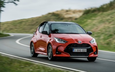 Στην Ελλάδα το ισχυρότερο Toyota Yaris Hybrid 130 – Τιμές και εκδόσεις