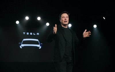 Βόμβα από τον Musk - Απειλεί ότι θα αποχωρήσει από την Tesla 
