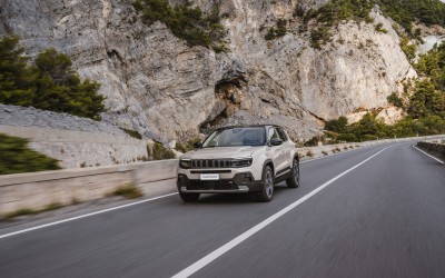 Στην Ελλάδα το Jeep Avenger e-Hybrid με αυτόματο κιβώτιο– Οι τιμές 
