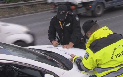 ΛΕΑ: Παίρνει πινακίδες και διπλώματα η τροχαία στον Κηφισό 