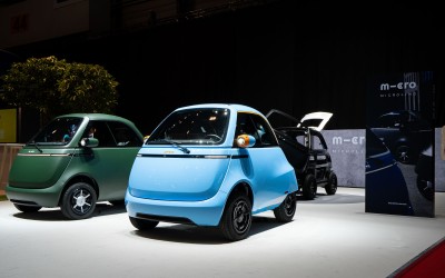 Νέο Microlino Lite: Το αυτοκίνητο που οδηγούν έφηβοι χωρίς δίπλωμα 