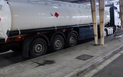 ΑΑΔΕ: Στη φάκα 10 βυτιοφόρα – Θα έριχναν στην αγορά επικίνδυνη βενζίνη 