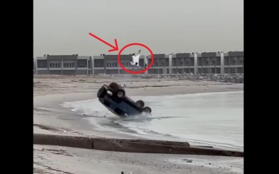 Video Σοκ: Οδηγός εκτοξεύεται από SUV και καταλήγει στη θάλασσα