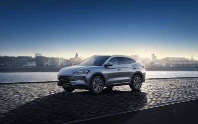 H BYD θα ρίξει τις τιμές και στα plug-in! 