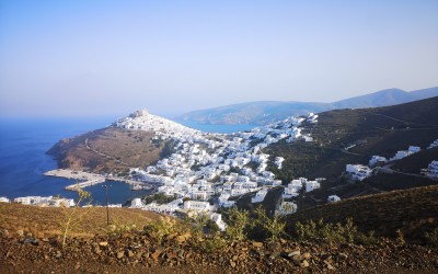 Τα ελληνικά νησιά θα παίρνουν ρεύμα από μπαταρίες αυτοκινήτων
