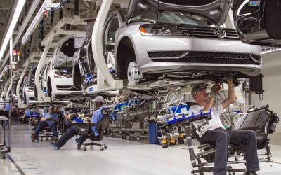 Volkswagen: Κόβει χρήματα από τα ηλεκτρικά – Επενδύει στα θερμικά σύνολα