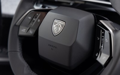 Είναι επίσημο: Η Peugeot έχει το ηλεκτρικό C-SUV με τη μεγαλύτερη αυτονομία