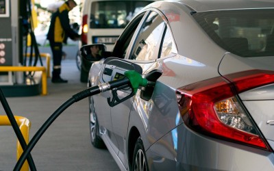 Οι 10 χώρες της Ευρώπης με τη φθηνότερη βενζίνη – Ποιες πουλάνε κάτω από 1 ευρώ το λίτρο 