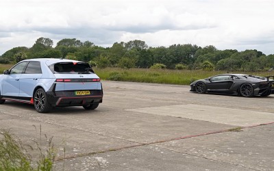 Video: Hyundai κοντράρει… στα ίσια την Lamborghini Aventador SV