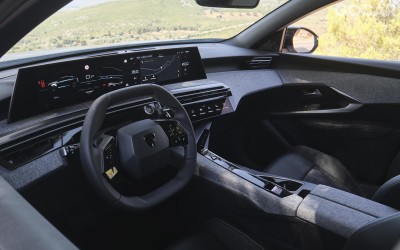 To νέο υβριδικό Peugeot 3008 που καίει 5,5 lt/100km - Τιμή στην Ελλάδα