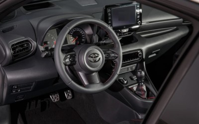 Toyota Yaris πωλείται μεταχειρισμένο πάνω από 55.000 ευρώ στην Ελλάδα - Τι ξεχωριστό έχει