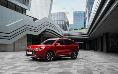 Η MG φέρνει Ελλάδα το νέο υβριδικό SUV των 200 ίππων - Καίει 5,1 lt/100 km
