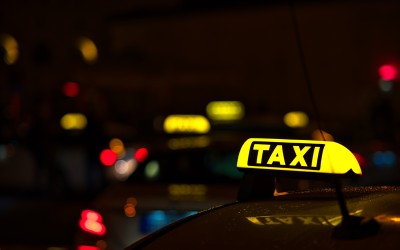 Τι απαγορεύεται να κάνει ο επιβάτης από μόνος του στο Ταξί - Δεν το φαντάζεστε