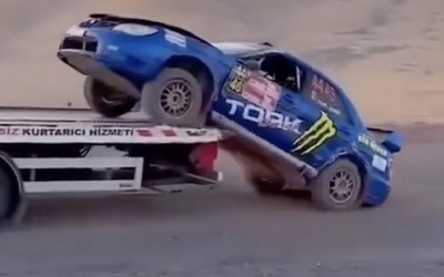 Video: Το απόλυτο φιάσκο - Subaru WRX πέφτει από γερανό