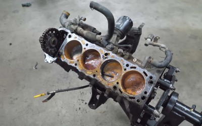 Video: Έβαλε νερό βρύσης σε κινητήρα Nissan - Δείτε τι έπαθε το μοτέρ