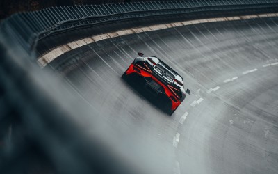 Έπιασε 453,91 km/h με cabrio αυτοκίνητο - Έκανε νέο ρεκόρ