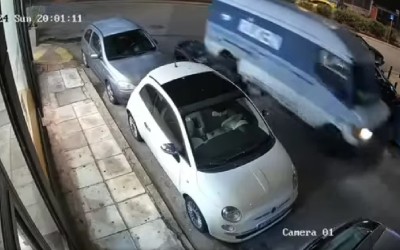 Video Σοκ: Φορτηγό 3,5 τόνων πατάει μοτοσυκλετιστή στην Κυψέλη