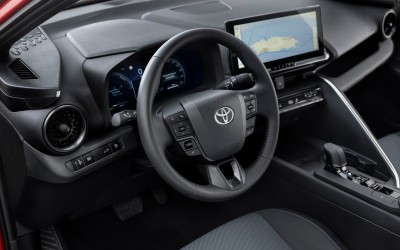 Το SUV της Toyota που καίει 4,7 lt/100 km και αγοράζεις με 355 ευρώ το μήνα