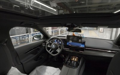 Η επαναστατική τεχνολογία της BMW – Τα μοντέλα της κινούνται χωρίς οδηγούς στα εργοστάσια της 