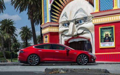 Οδηγός Tesla έκανε 1,6 εκατ. χιλιόμετρα – Πόσες μπαταρίες αντικατέστησε;