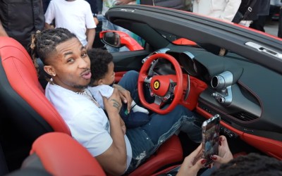 Παιδί ενός έτους απέκτησε Ferrari F8 Tributo – Δώρο από τον πατέρα του  