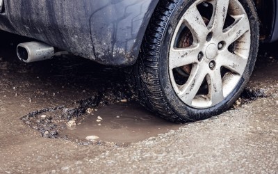 Έπαθα ζημιά από λακκούβα στον δρόμο - Πώς και από ποιον θα αποζημιωθώ