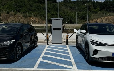 Νέος ταχυφορτιστής στην εθνική οδό με χαμηλή τιμή – Δείτε πού βρίσκεται 