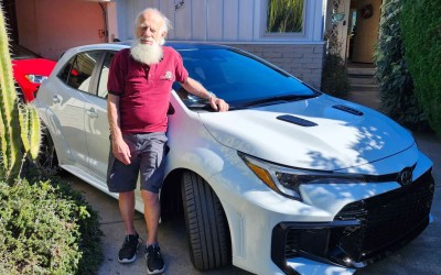 O πιο cool παππούς – Αγόρασε στα 87 του μια Toyota GR Corolla 