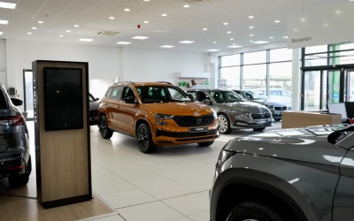 Σε ποια χώρα η Skoda πούλησε 42.000 αυτοκίνητα; Είναι δίπλα στην Ελλάδα και έχουν μέσο μισθό 450 ευρώ
