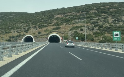 Ελλάδα: Οδηγός ξέχασε τη γυναίκα του στην Ιονία Οδό – Τη θυμήθηκε μετά από 50 km 