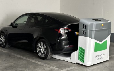 Parking στην Ελλάδα πήρε ρομπότ για να φορτίζει τα ηλεκτρικά - Πού είναι;