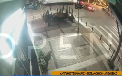 Θεσσαλονίκη: Video δείχνει γυναίκα να παραβιάζει κόκκινο και να τρακάρει – Ήταν μεθυσμένη 