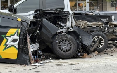 Tesla Cybertruck κόπηκε στα δύο από μία Mercedes - Πώς έγινε;