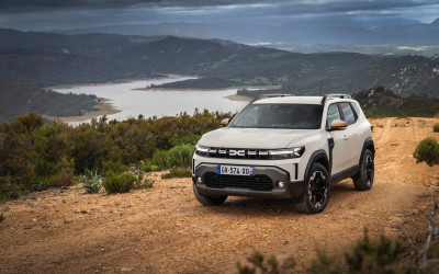 Ήρθε Ελλάδα το υβριδικό Dacia Duster Tribrid 4X4 με 1.500 km αυτονομία - Τιμή