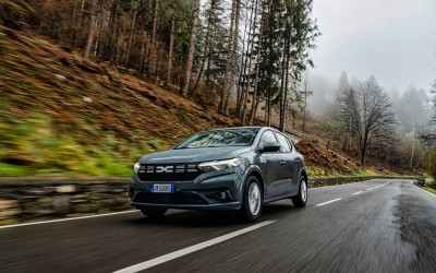 Γιατί όλοι αγοράζουν το Dacia Sandero – Τι ξεχωριστό έχει; 