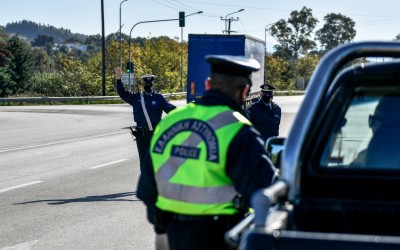 Εθνική οδός Αθηνών-Λαμίας: Οδηγός έχασε το δίπλωμα μέχρι το καλοκαίρι του 2027 και θα πληρώσει 850 ευρώ – Δείτε τι έκανε