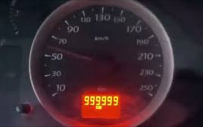 Τι θα γράψει το κοντέρ σε ένα Renault μετά από 999.999 km – Δείτε το video 