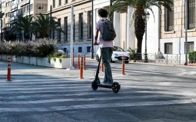 Επίσημο: Όλες οι διατάξεις για τα ηλεκτρικά πατίνια – Αναλυτικά τα πρόστιμα στην Ελλάδα