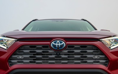 Το SUV της Toyota που κρατάει για χρόνια την τιμή του – Υβριδικό και best seller
