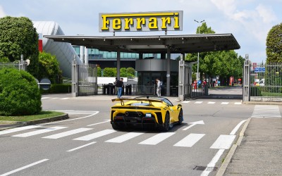 Άνοιξαν οι πύλες του Maranello για διάσημο ποδοσφαιριστή (εικόνες) 