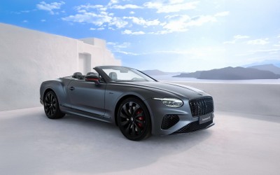 Στην Ελλάδα οι δύο πιο σπάνιες Bentley – Έχουν εμπνευστεί από την Καλντέρα της Σαντορίνης 