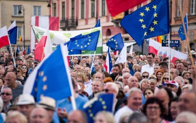 Επίσημο: Μείωση φόρων σε ηλεκτρικά αυτοκίνητα και ρεύμα – Τι ετοιμάζει η ΕΕ;