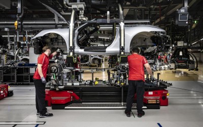 Επίσημο: Γερμανικός κολοσσός κόβει 5.000 θέσεις εργασίας – Αλλά επενδύει 2,1 δισ ευρώ