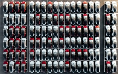 Το πλοίο που φόρτωσε τα περισσότερα Tesla στον κόσμο – Έφθαναν σε μήκος τα 35 χιλιόμετρα
